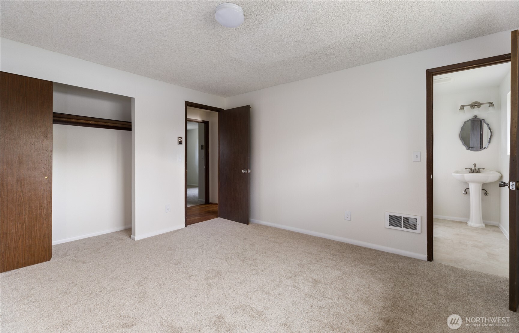 1904 Fir Woods Place Oak Harbor WA 98277