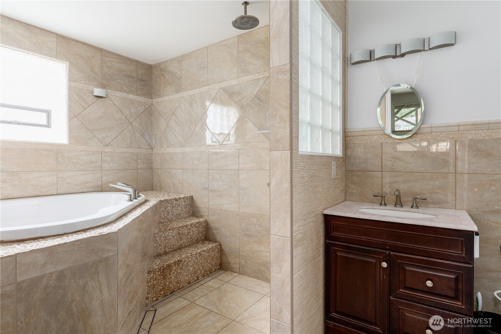1904 Fir Woods Place Oak Harbor WA 98277