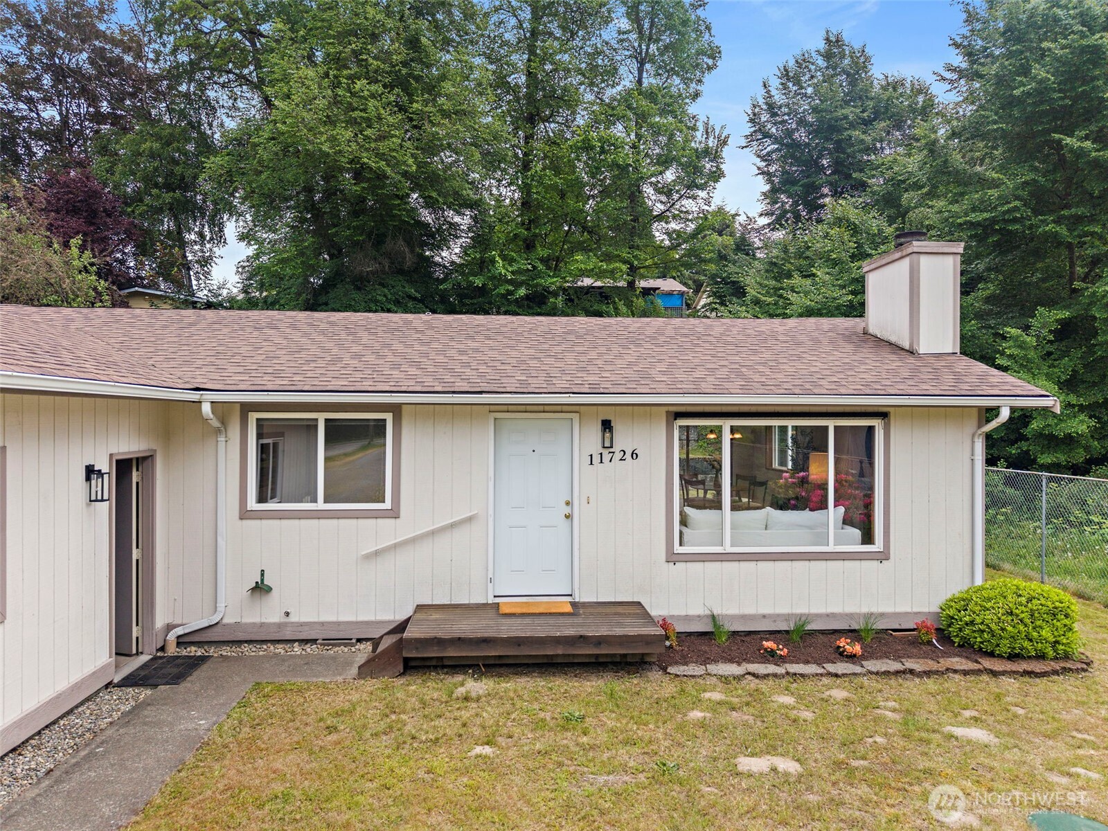 11726 8th Avenue S Burien WA 98168