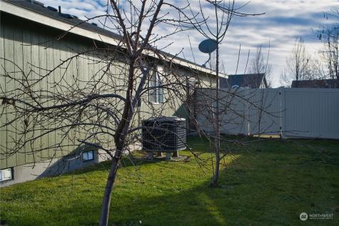 1408 E Greens Loop Road Moses Lake WA 98837