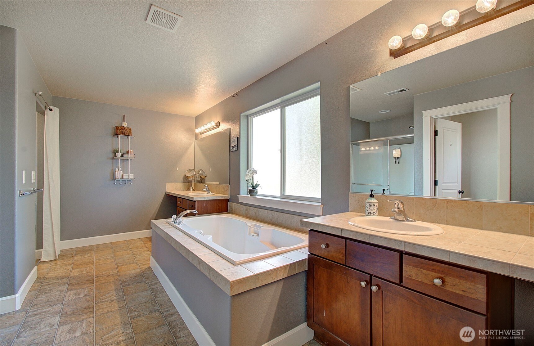 15202 NE 102nd Way Vancouver WA 98685