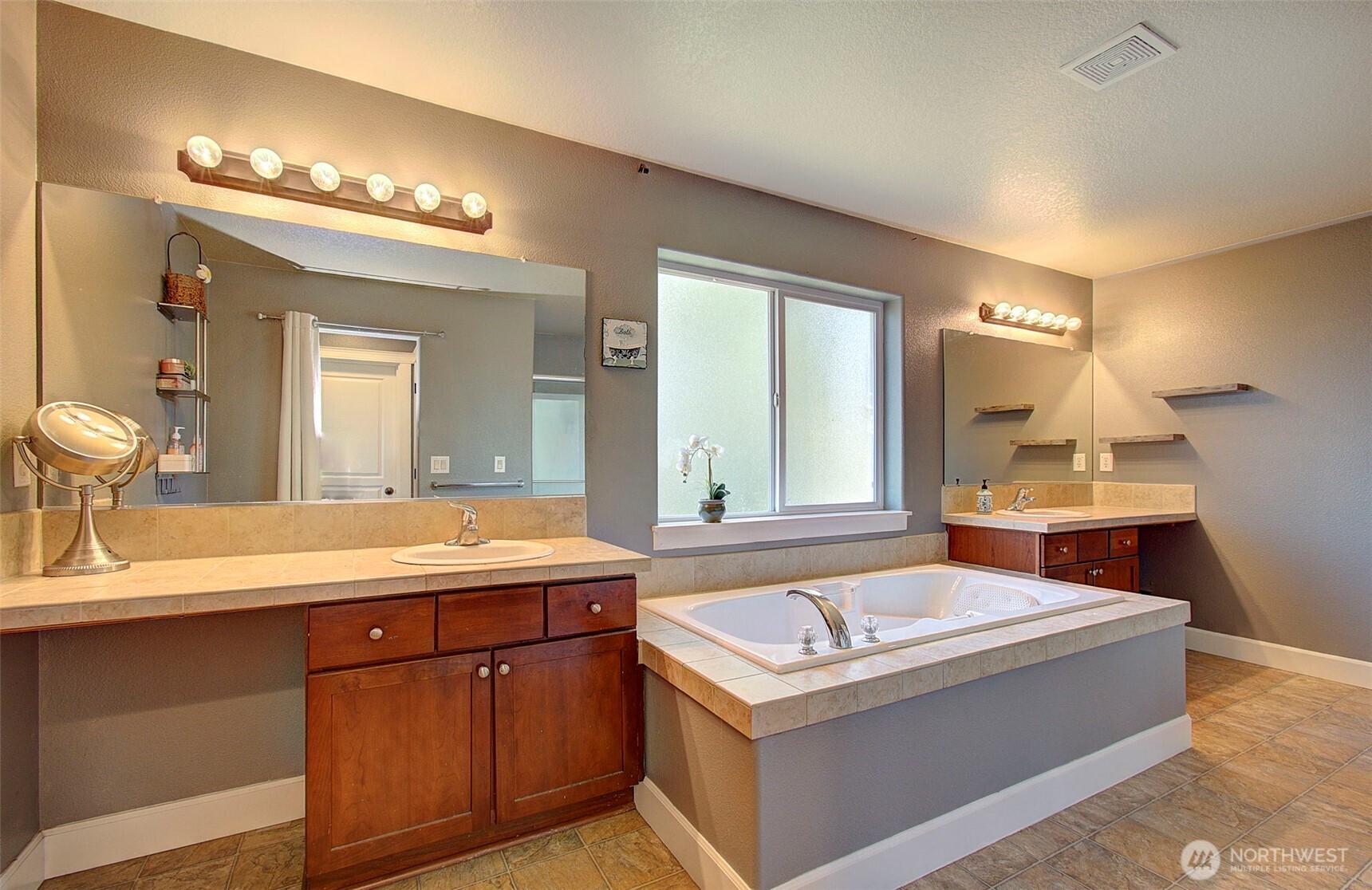 15202 NE 102nd Way Vancouver WA 98685