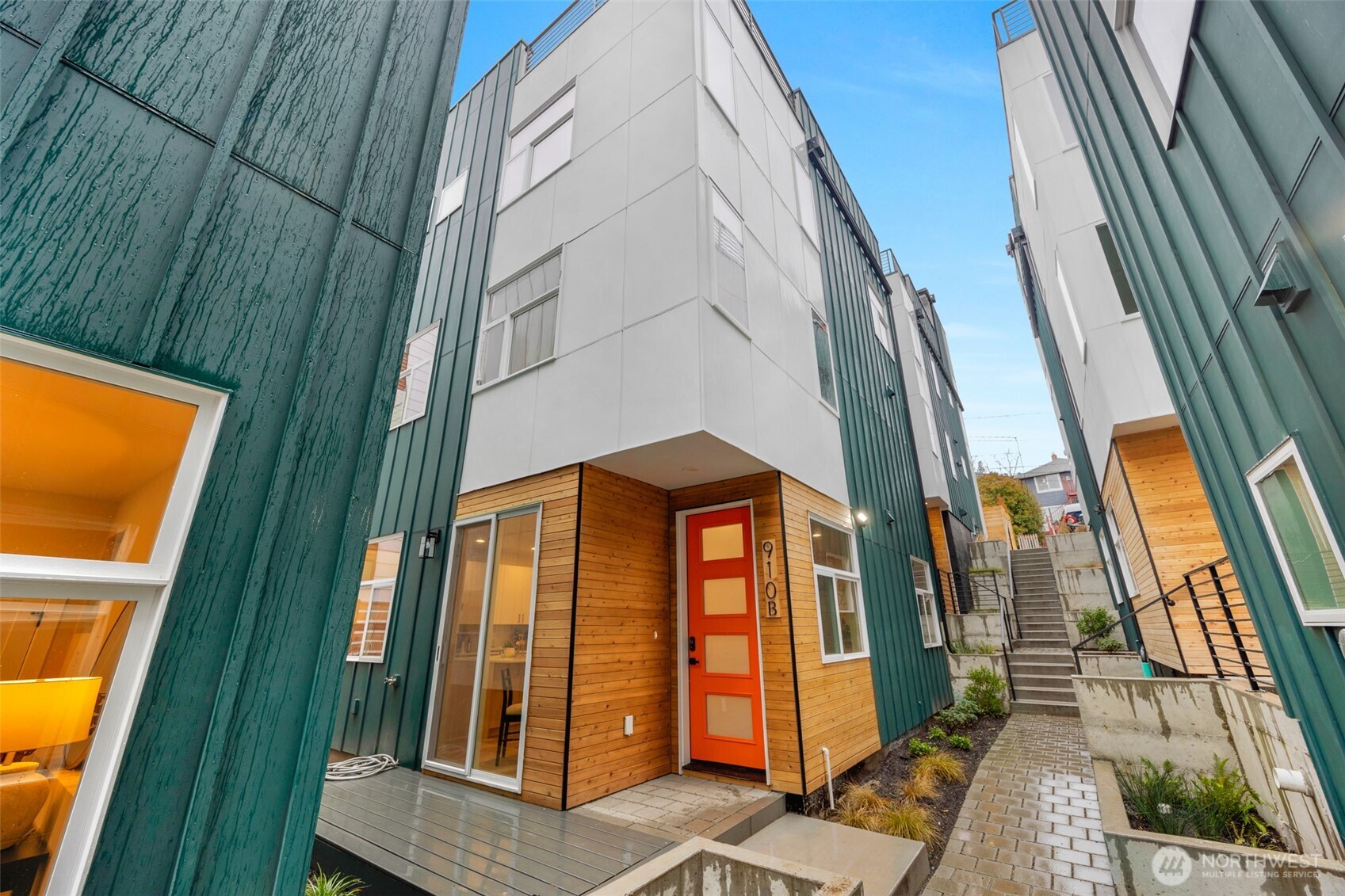 910 15th Avenue Seattle WA 98122