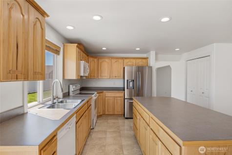 1055 July Court Moses Lake WA 98837