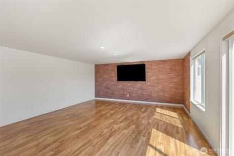 1055 July Court Moses Lake WA 98837