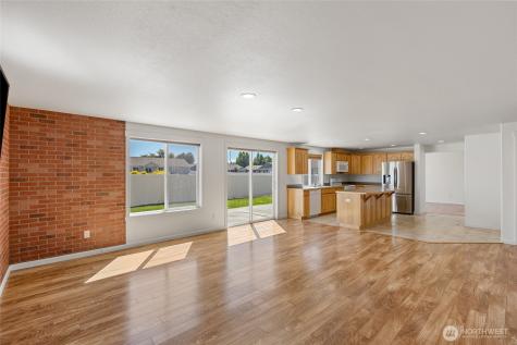 1055 July Court Moses Lake WA 98837