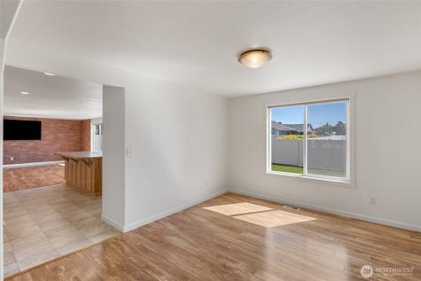 1055 July Court Moses Lake WA 98837