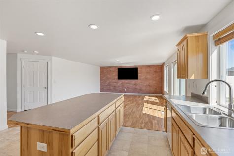 1055 July Court Moses Lake WA 98837