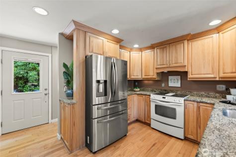 12170 Viewcrest Place NE Bainbridge Island WA 98110