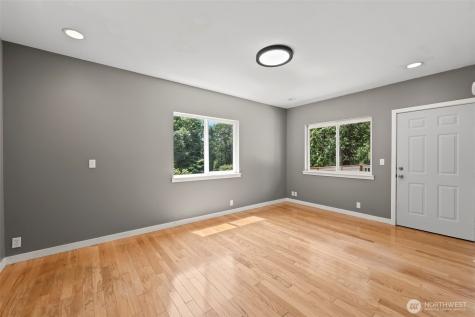 12170 Viewcrest Place NE Bainbridge Island WA 98110