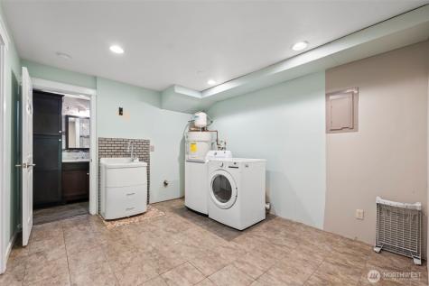 12170 Viewcrest Place NE Bainbridge Island WA 98110