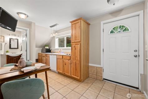 12170 Viewcrest Place NE Bainbridge Island WA 98110