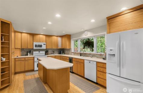 15144 SE 46th Way Bellevue WA 98006