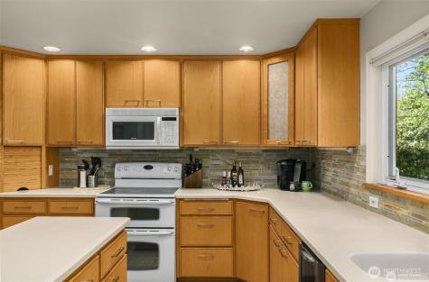 15144 SE 46th Way Bellevue WA 98006