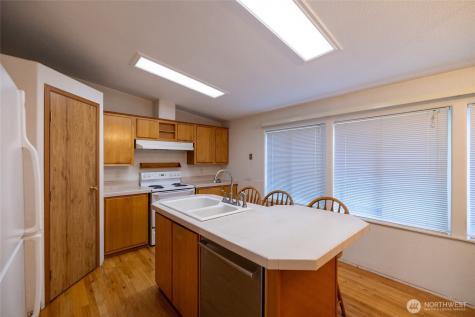 404 N Scheaffer Street Oakville WA 98568