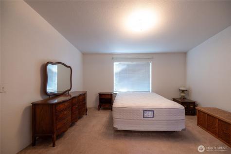 404 N Scheaffer Street Oakville WA 98568