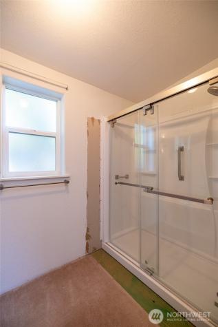 404 N Scheaffer Street Oakville WA 98568