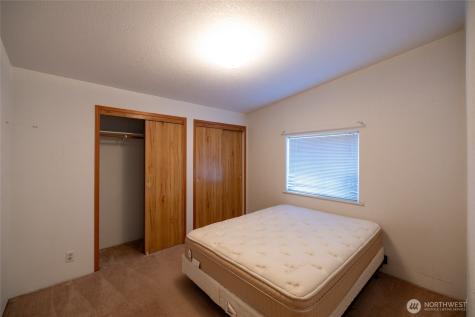 404 N Scheaffer Street Oakville WA 98568