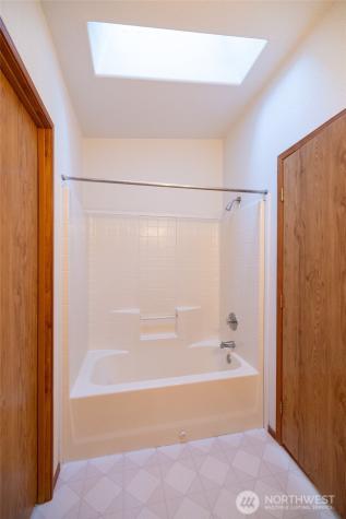 404 N Scheaffer Street Oakville WA 98568