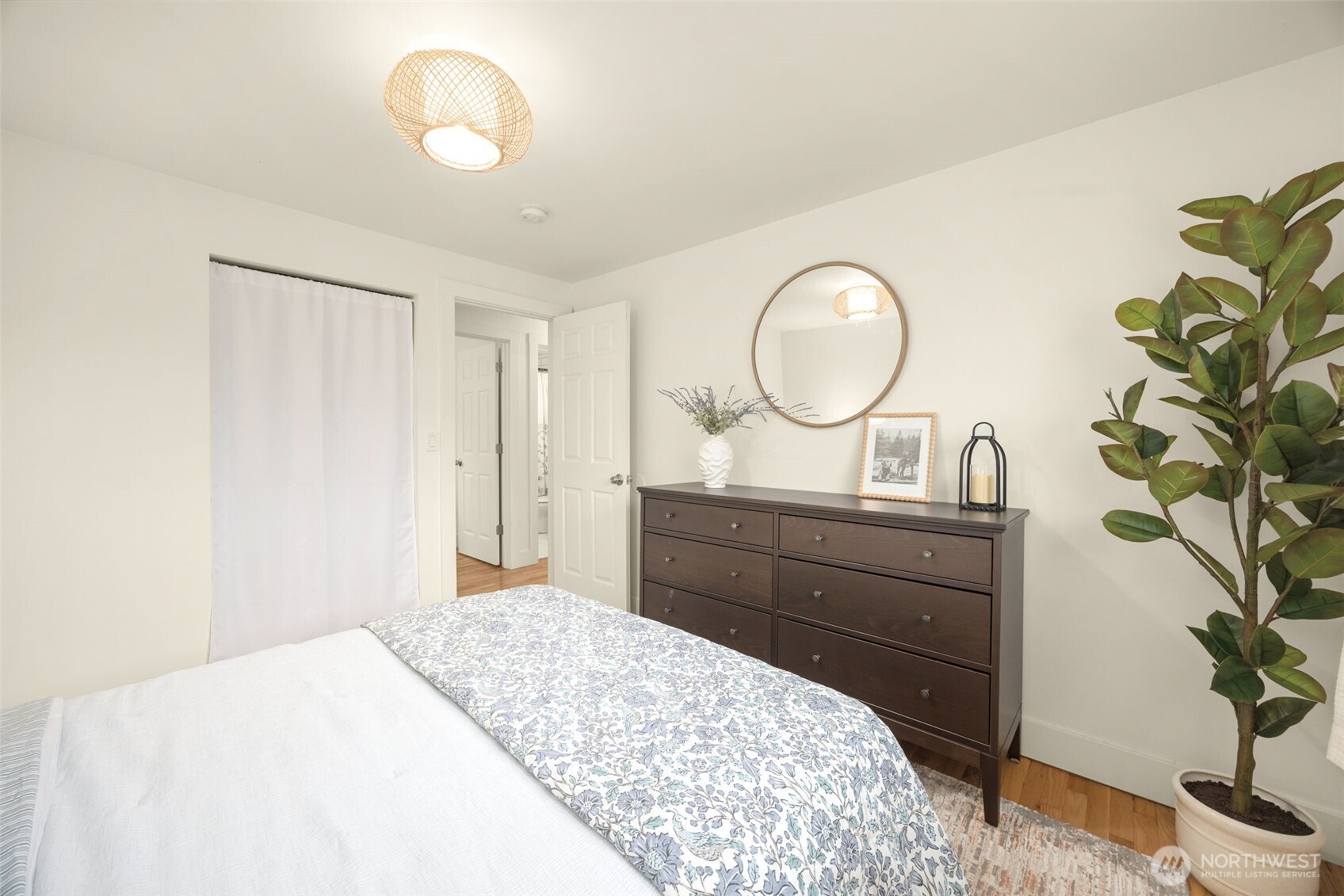 9427 8th Avenue SW Seattle WA 98106