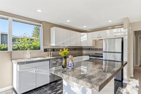 15419 62nd Avenue NE Kenmore WA 98028