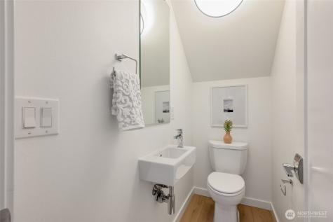 139 22nd Avenue E Seattle WA 98112