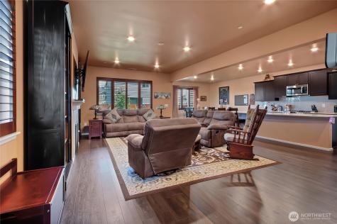 1504 29th Street NW Puyallup WA 98371