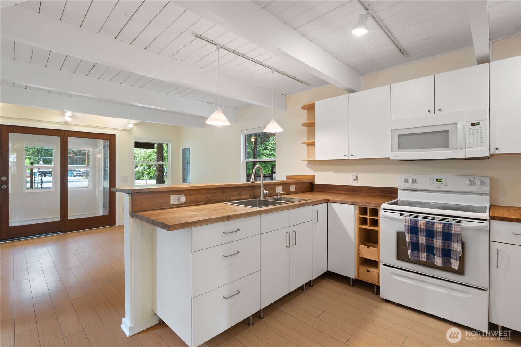 6182 Chestnut Drive Maple Falls WA 98266