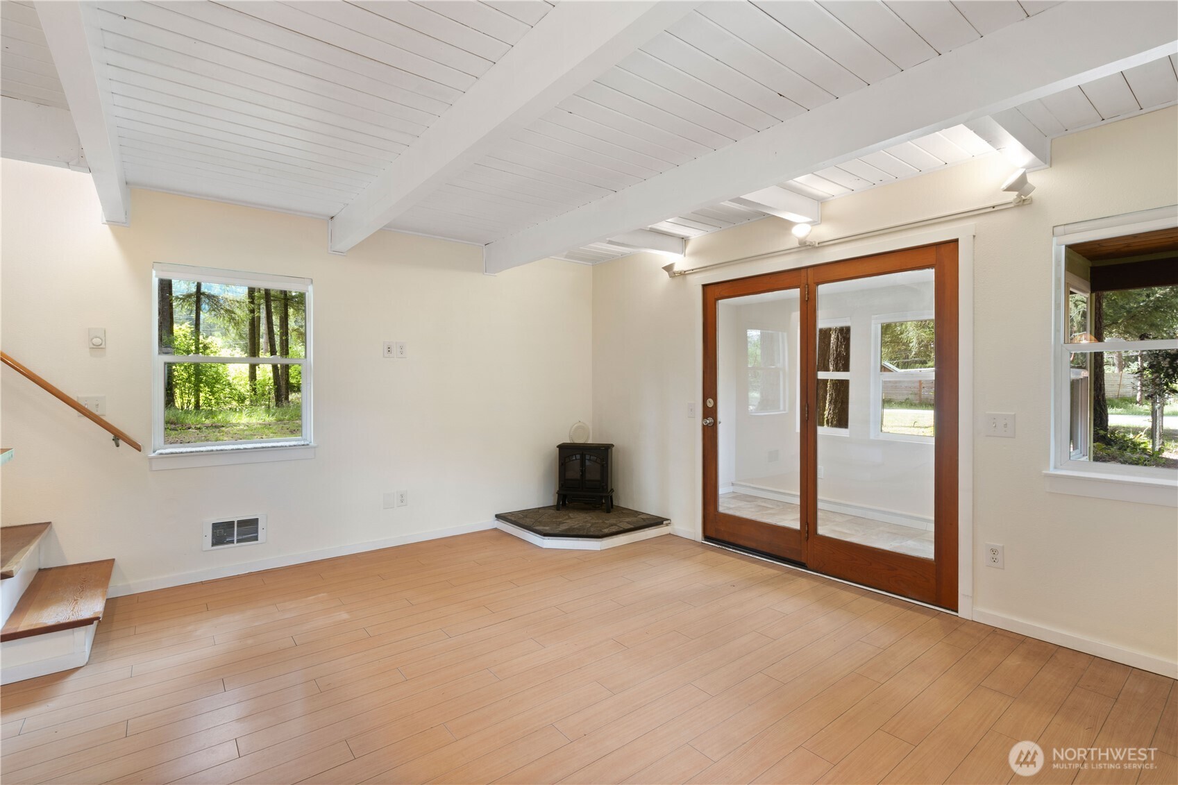 6182 Chestnut Drive Maple Falls WA 98266