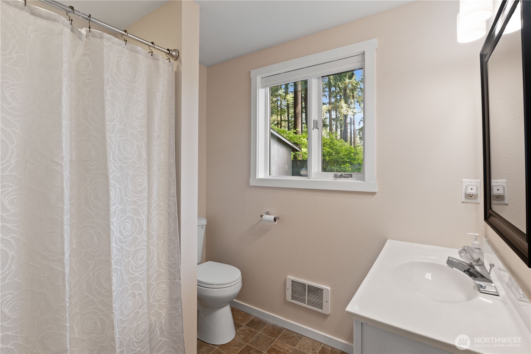 6182 Chestnut Drive Maple Falls WA 98266