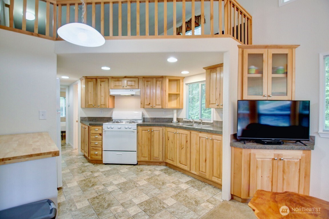 20 Goldrush Road Deming WA 98244