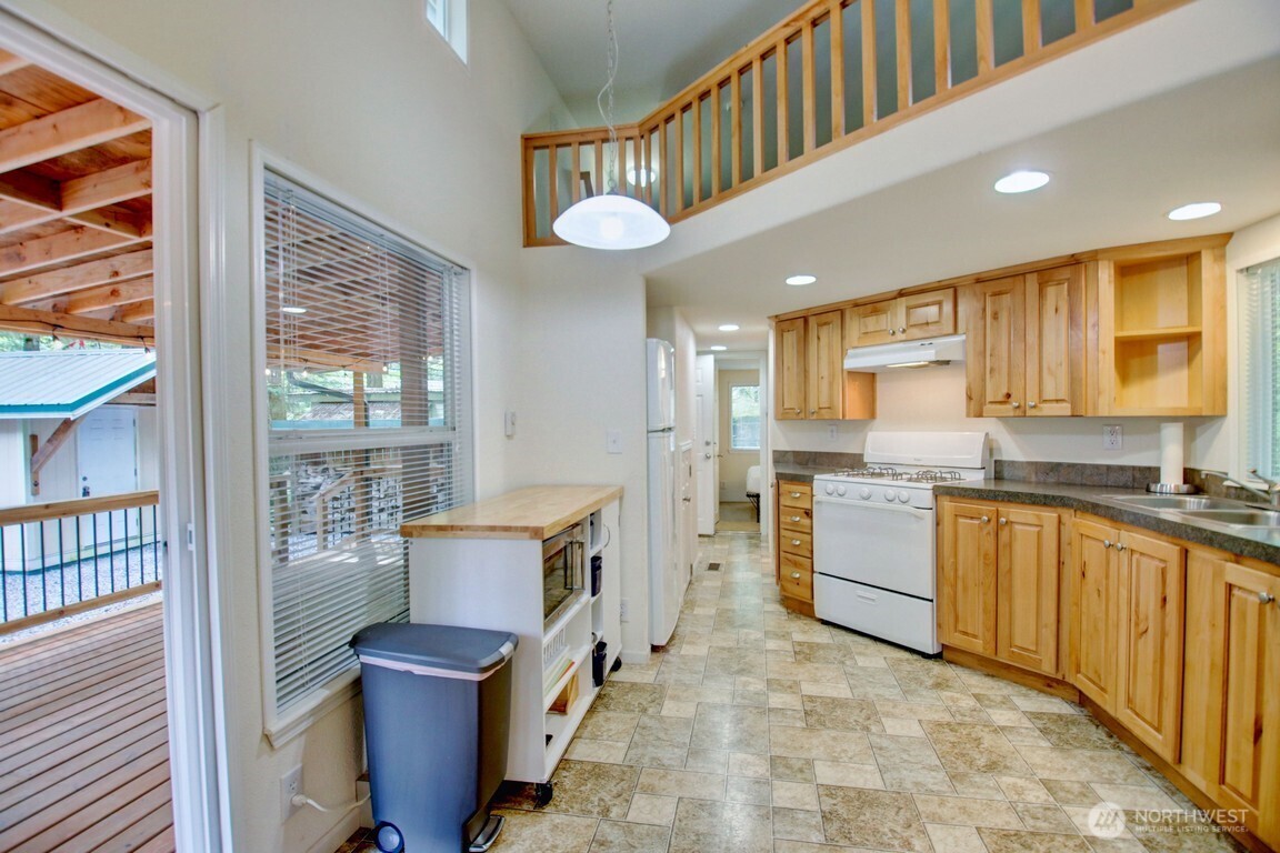 20 Goldrush Road Deming WA 98244