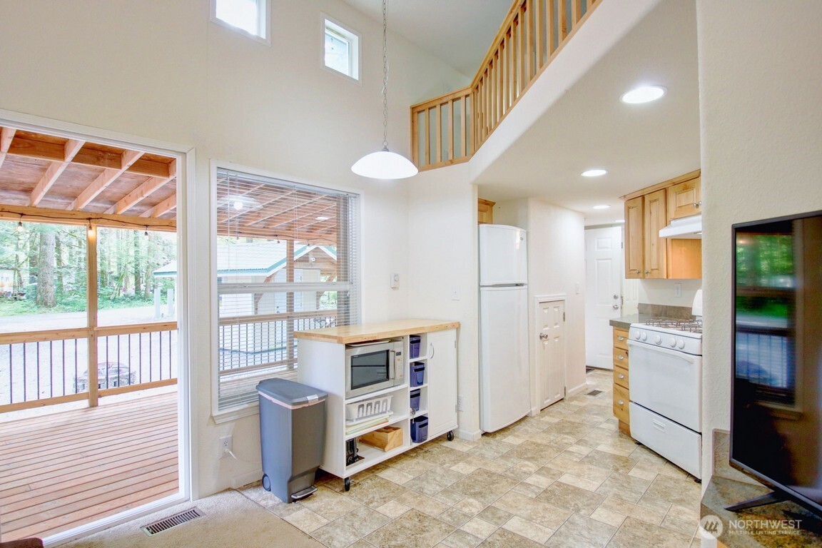 20 Goldrush Road Deming WA 98244