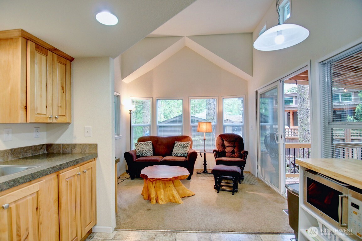 20 Goldrush Road Deming WA 98244
