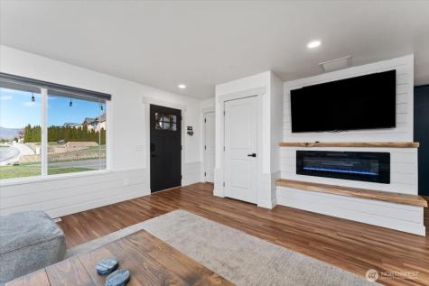3949 NE Vista Del Rey Drive East Wenatchee WA 98802