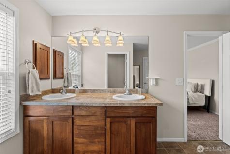 23412 SE 260th Court Maple Valley WA 98038
