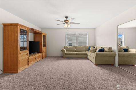 23412 SE 260th Court Maple Valley WA 98038