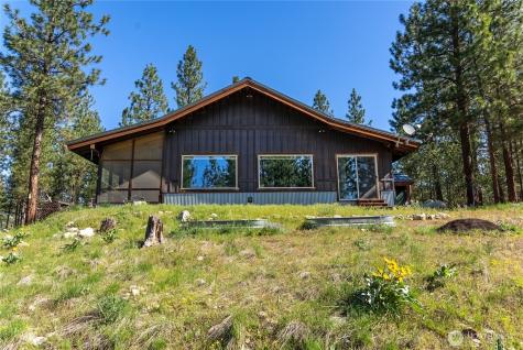 21 Twin Lakes Drive Winthrop WA 98862
