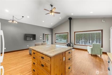 21 Twin Lakes Drive Winthrop WA 98862