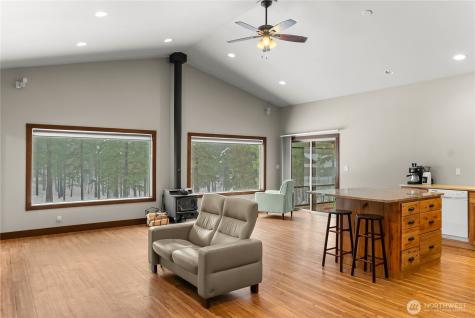 21 Twin Lakes Drive Winthrop WA 98862