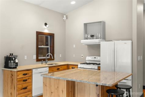 21 Twin Lakes Drive Winthrop WA 98862