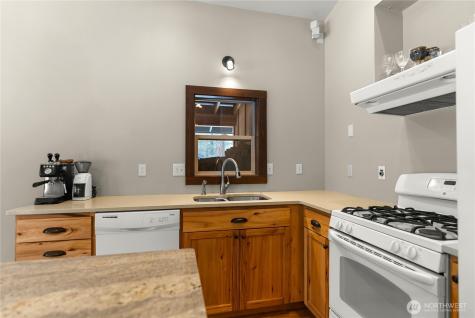 21 Twin Lakes Drive Winthrop WA 98862