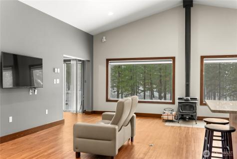 21 Twin Lakes Drive Winthrop WA 98862
