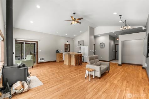 21 Twin Lakes Drive Winthrop WA 98862