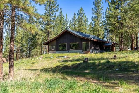 21 Twin Lakes Drive Winthrop WA 98862