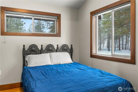 21 Twin Lakes Drive Winthrop WA 98862