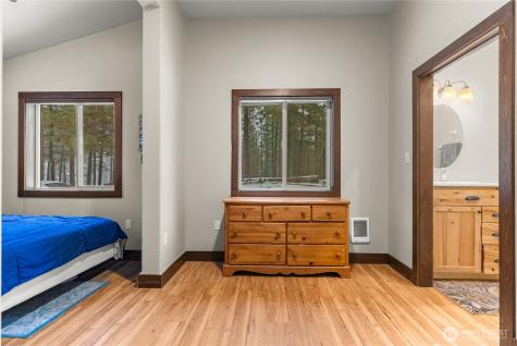21 Twin Lakes Drive Winthrop WA 98862