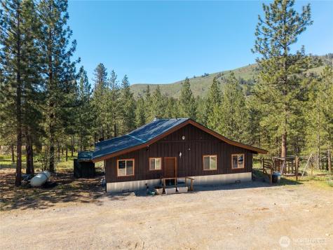 21 Twin Lakes Drive Winthrop WA 98862