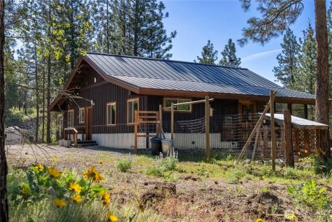 21 Twin Lakes Drive Winthrop WA 98862