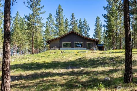 21 Twin Lakes Drive Winthrop WA 98862